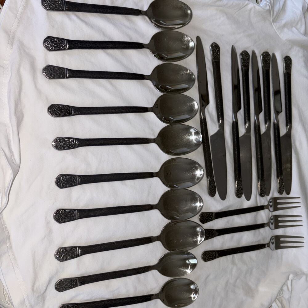 21 pieces Gourmet Settings (GS) Avalon Stainless Flatware Set